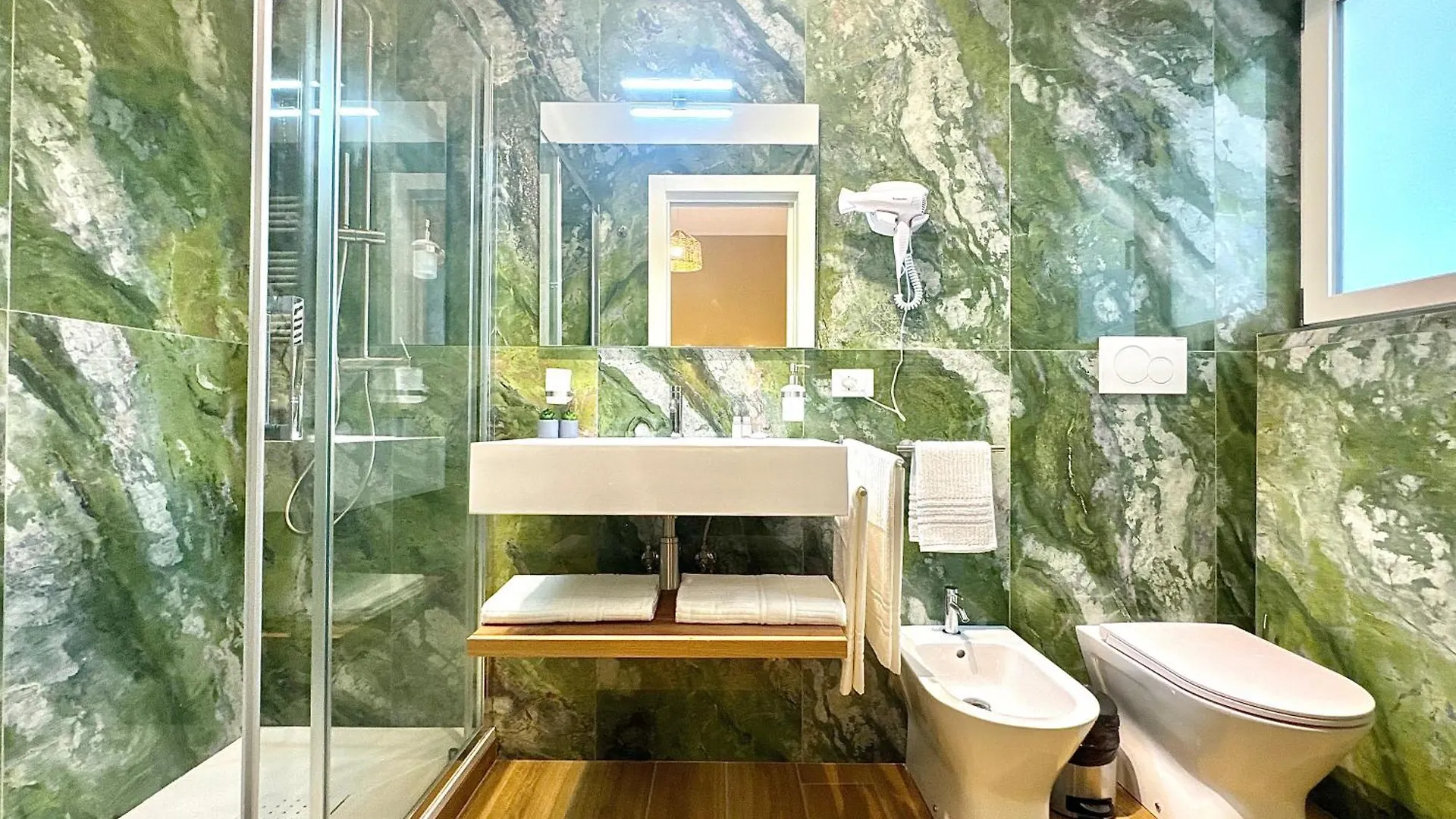 Saint Peter Rome - Luxury Apartments With 24H Guarded Parking 0*,  Italy