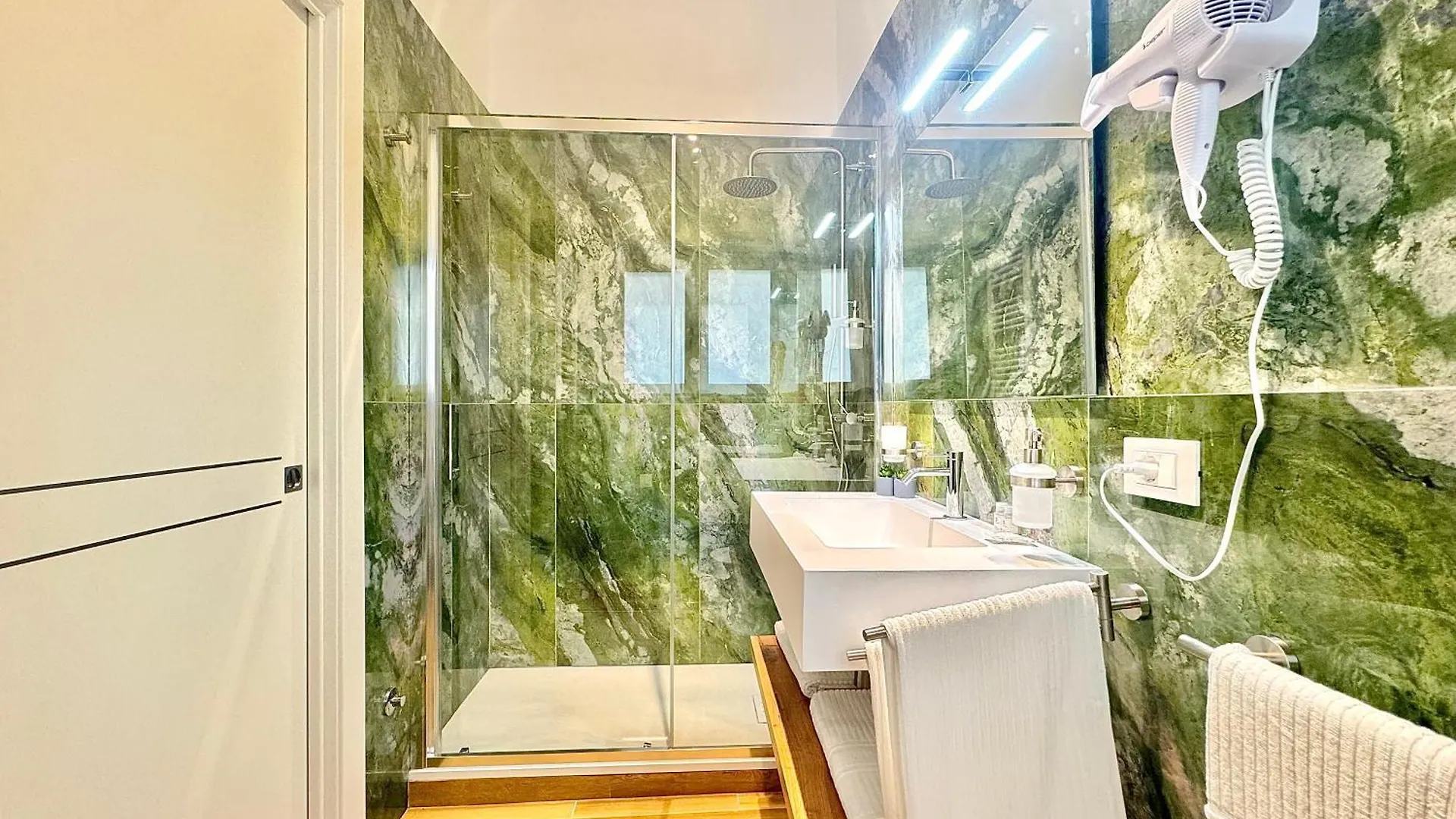 Saint Peter Rome - Luxury Apartments With 24H Guarded Parking