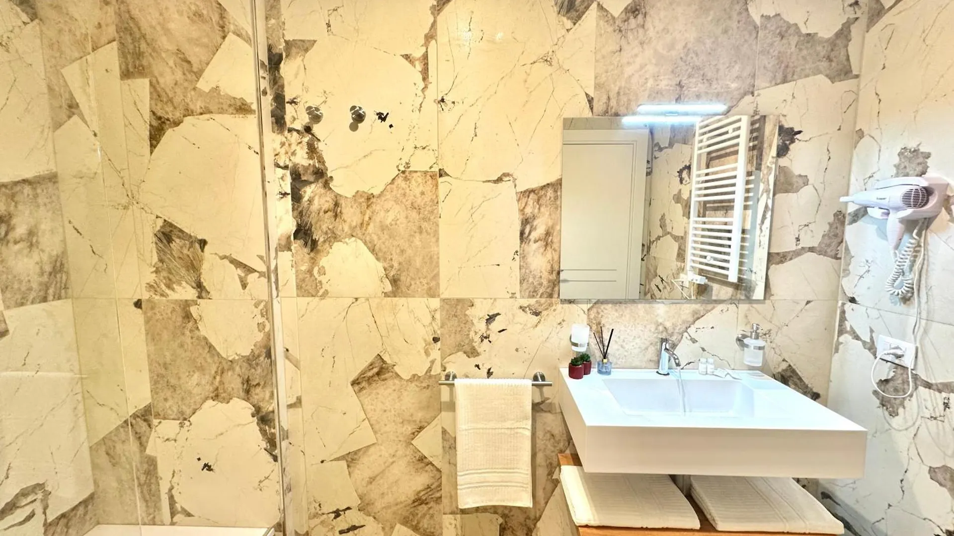 Saint Peter Rome - Luxury Apartments With 24H Guarded Parking