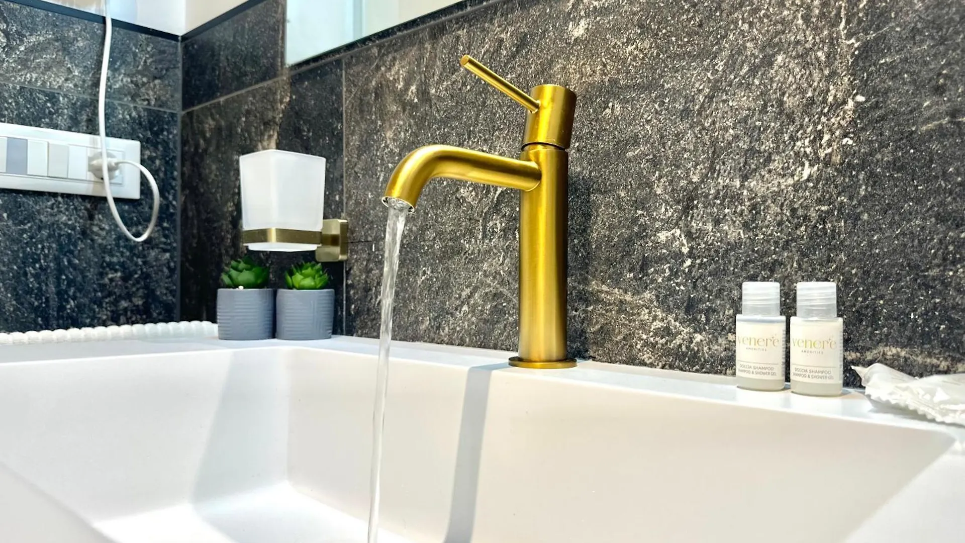 Saint Peter Rome - Luxury Apartments With 24H Guarded Parking