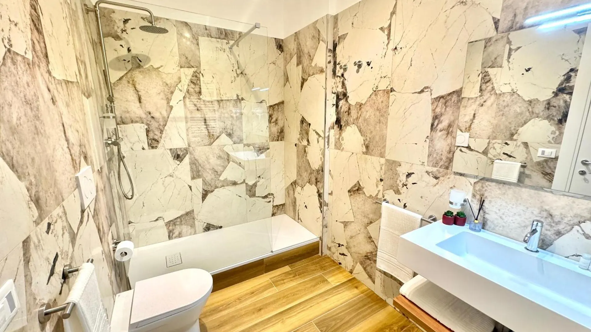 Saint Peter Rome - Luxury Apartments With 24H Guarded Parking