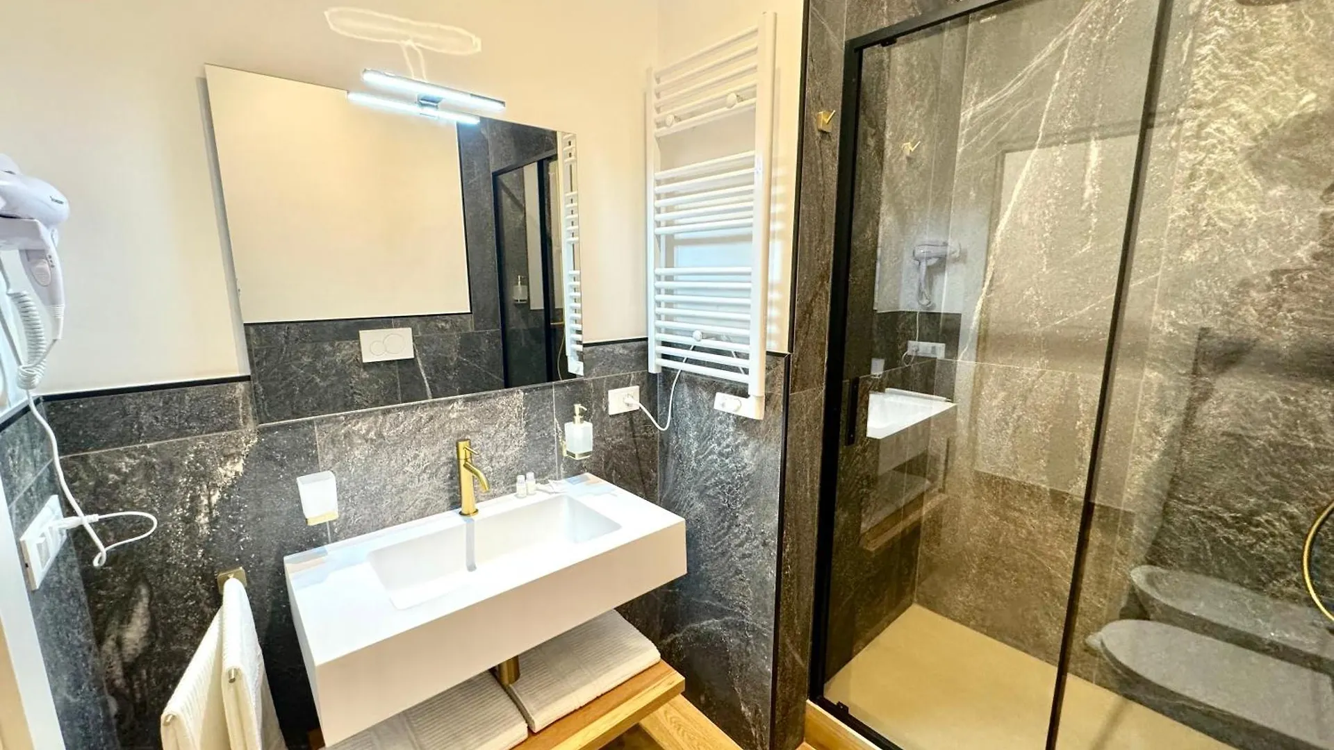 Saint Peter Rome - Luxury Apartments With 24H Guarded Parking 0*,