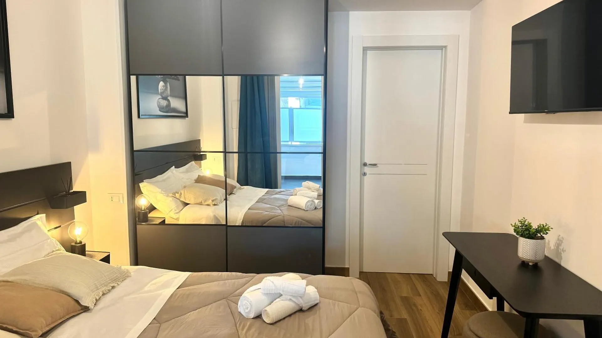 Saint Peter Rome - Luxury Apartments With 24H Guarded Parking Italy
